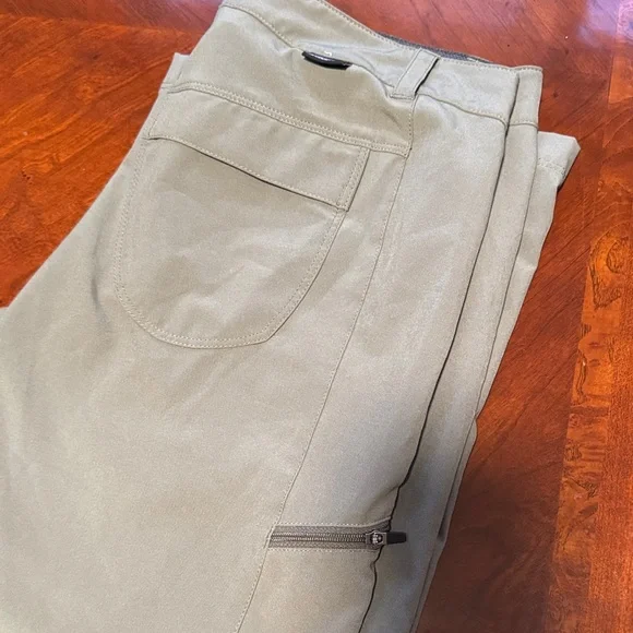 Women’s Patagonia Capri Pants - Picture 3 of 4